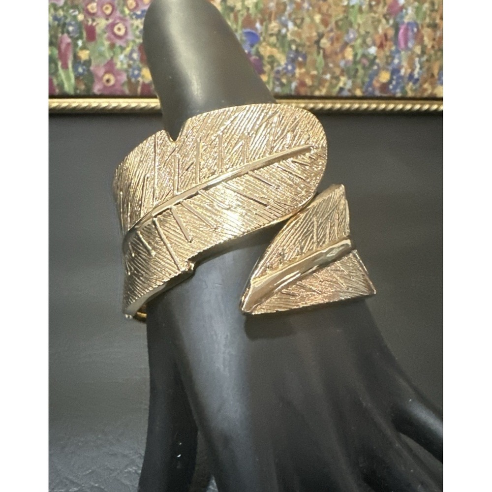 Textured Leaf Motif Cuff Clamper Bangle Bracelet 7." Adjustable Gold‎ Tone